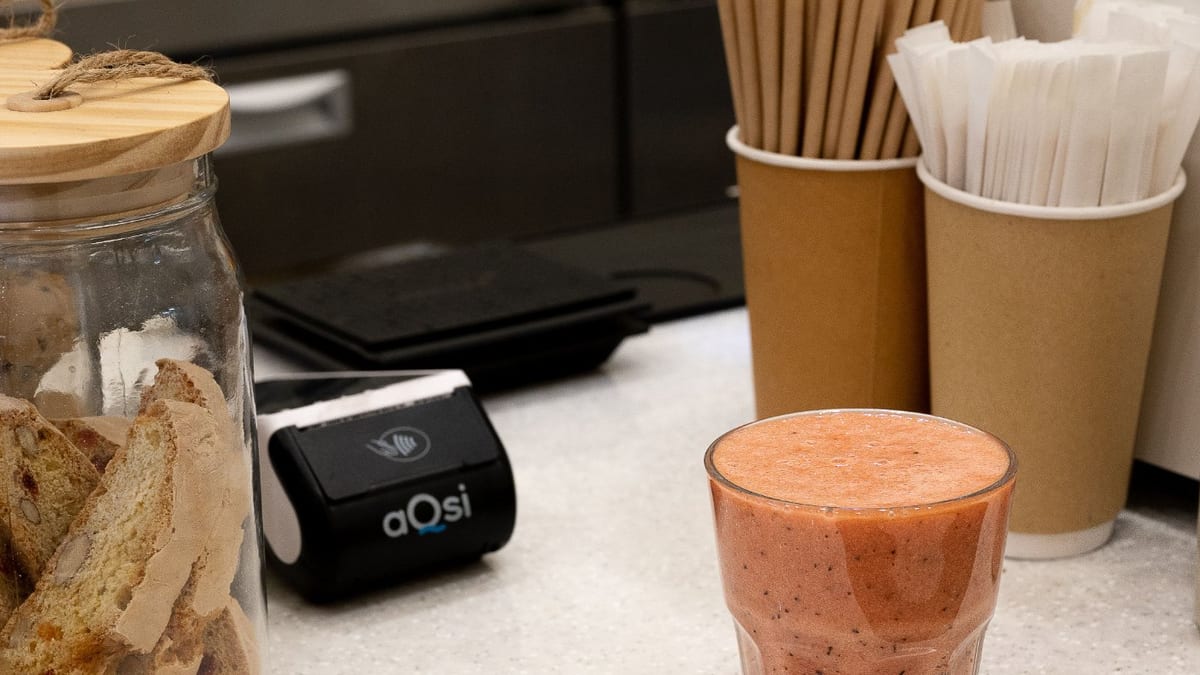 Placas NFC para tiendas y comercios: vitrina, probador y caja